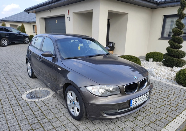 BMW Seria 1 cena 16800 przebieg: 248000, rok produkcji 2009 z Sieradz małe 172